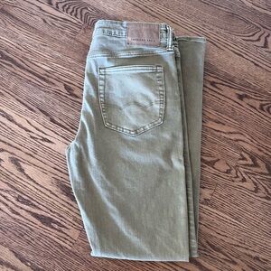 American Eagle Mens 34 X 34 Olive Green Airflex Jean Work Distressed Classic
